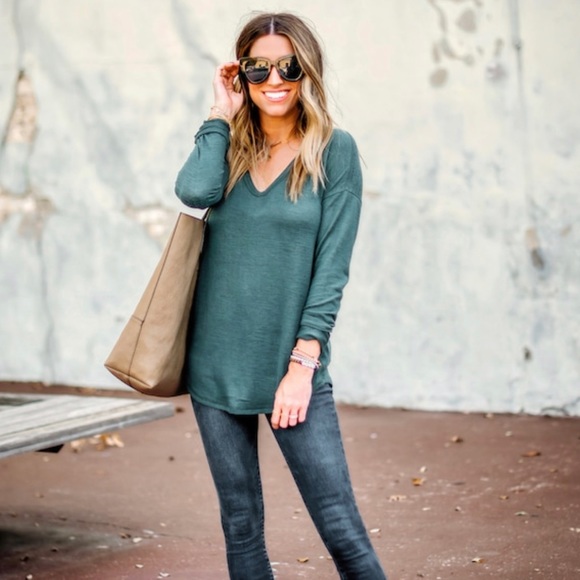 Cozy Long-Sleeve V-Neck Legging Tee Size M Burgandy - Picture 2 of 3